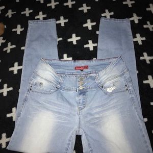 YMI Wanna Better Butt Jeans Size 13